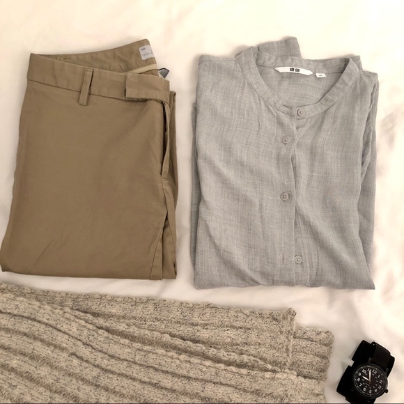 💗3/$25 Uniqlo Gray Button Down Blouse - Picture 2 of 4